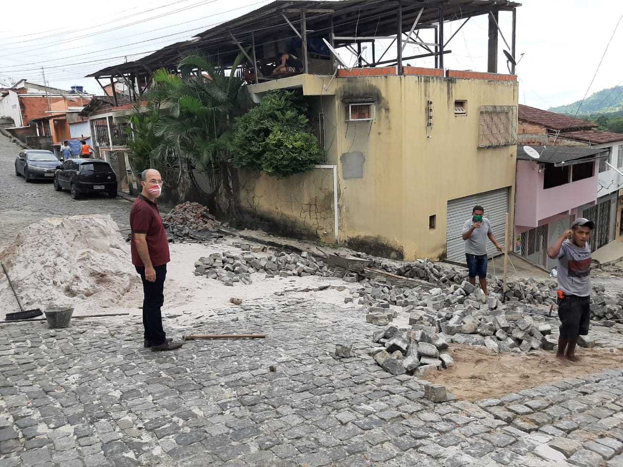 Camacã: Ruas danificadas pelas chuvas estão sendo recuperadas na sede e distritos